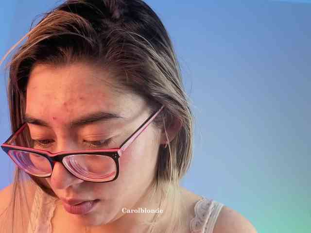 Carolblonde webcam