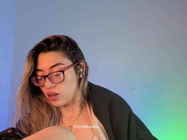 Carolblonde webcam
