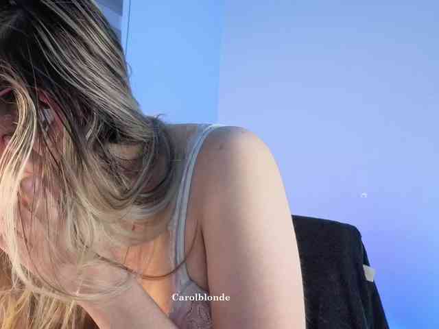 Carolblonde webcam