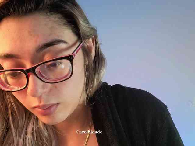 Carolblonde webcam