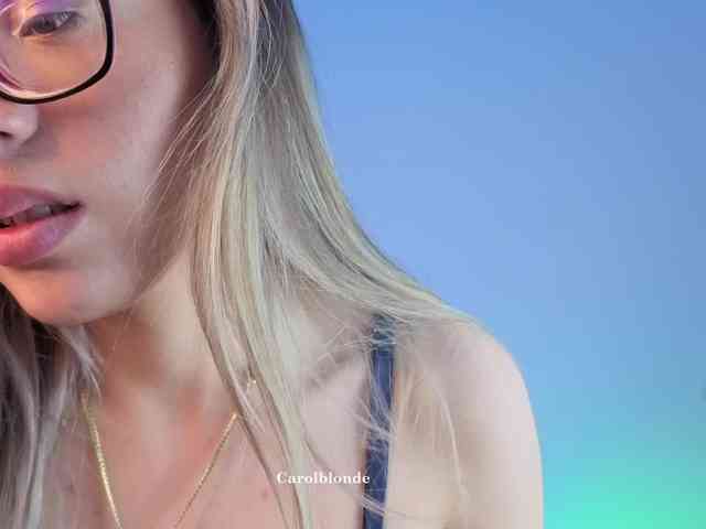 Carolblonde webcam