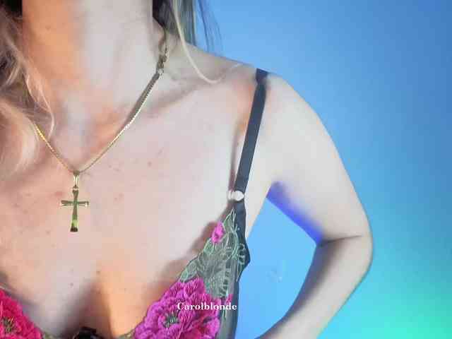 Carolblonde webcam