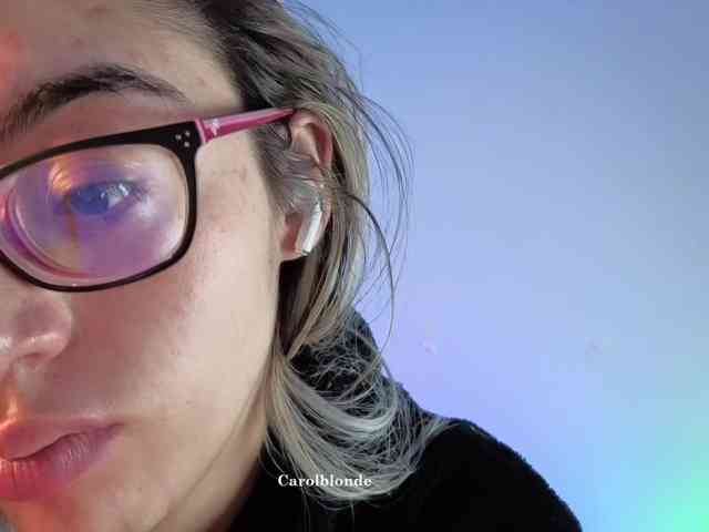 Carolblonde webcam