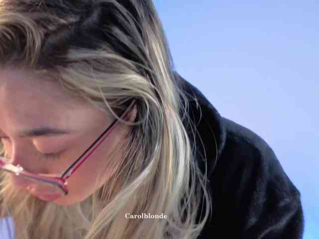 Carolblonde webcam