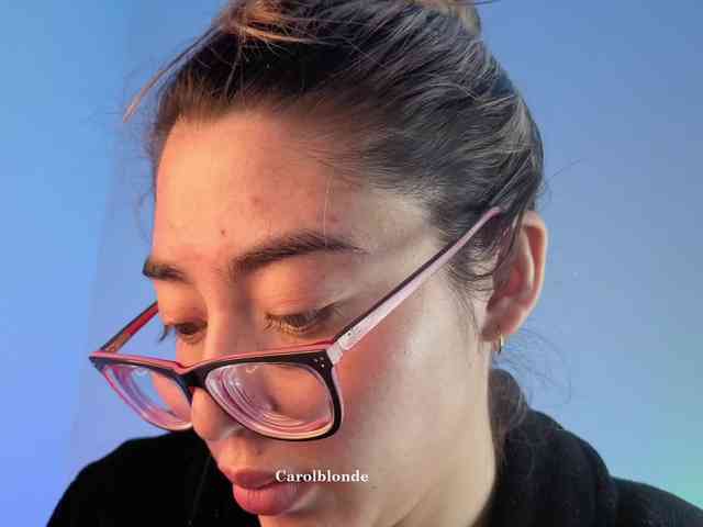 Carolblonde webcam