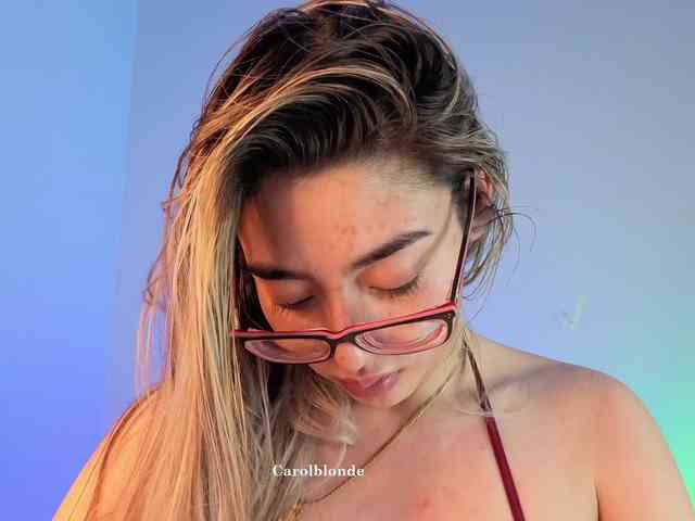 Carolblonde webcam