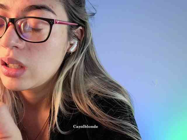 Carolblonde webcam