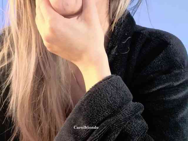 Carolblonde webcam