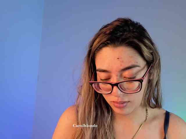 Carolblonde webcam