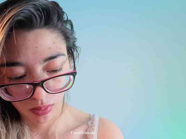 Carolblonde webcam