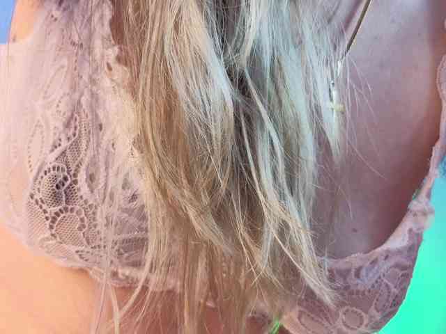 Carolblonde webcam