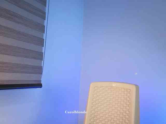 Carolblonde webcam