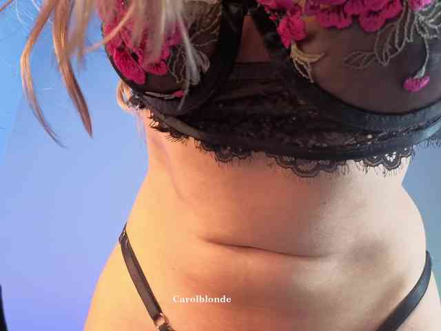 Carolblonde webcam