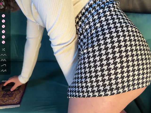 Feramonaa live cam on BongaCams