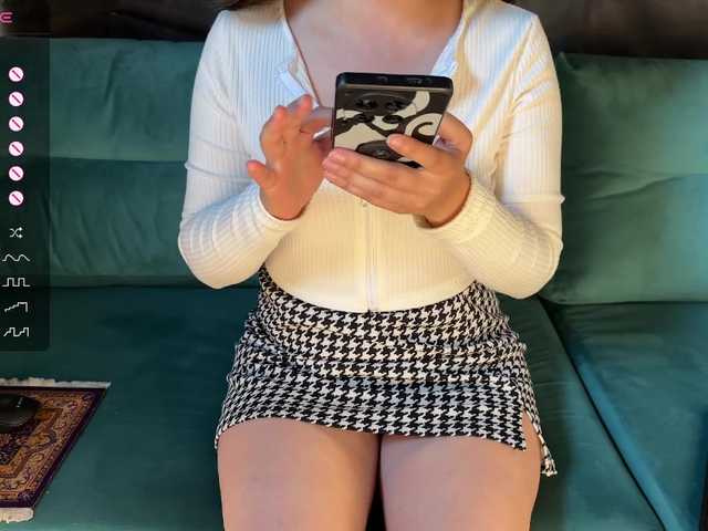 Feramonaa live cam on BongaCams