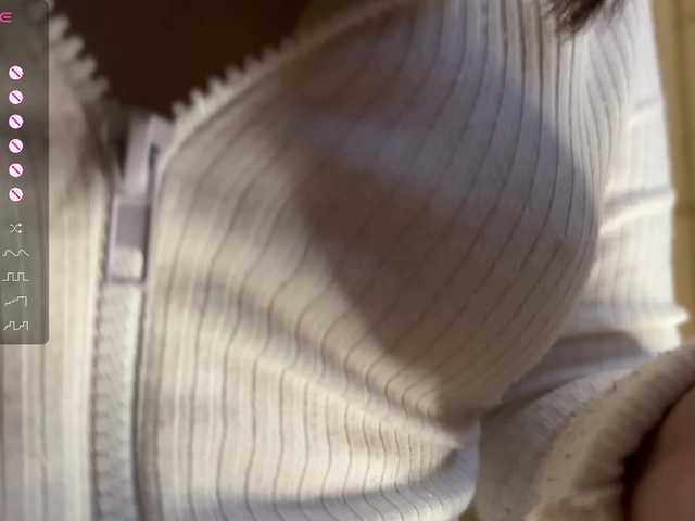 Feramonaa live cam on BongaCams