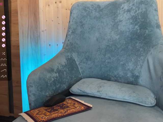 Feramonaa live cam on BongaCams