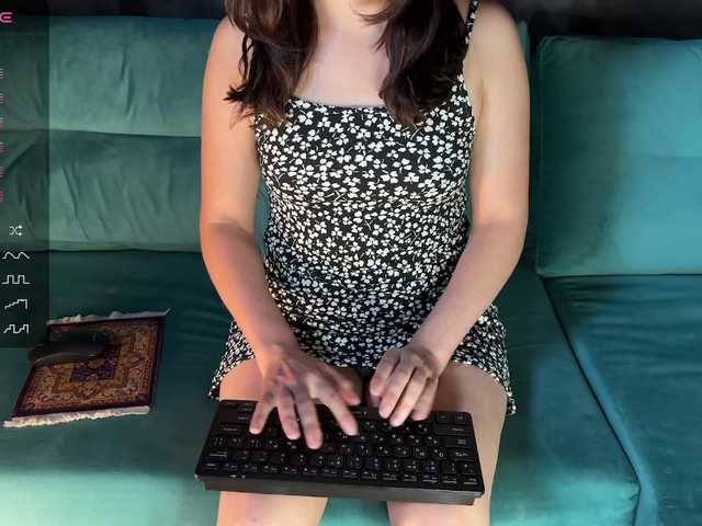 Feramonaa live cam on BongaCams