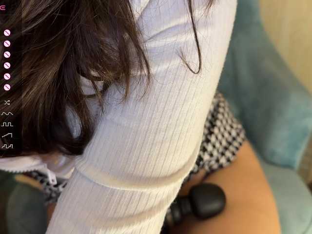Feramonaa live cam on BongaCams
