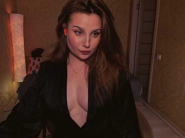 Esmeerrr's BongaCams show and profile