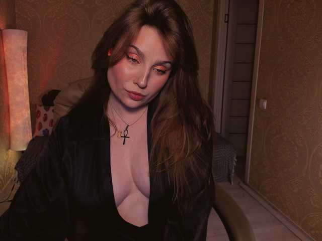 Esmeerrr's BongaCams show and profile