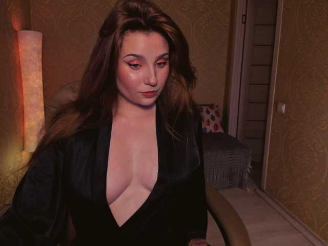 Esmeerrr's BongaCams show and profile