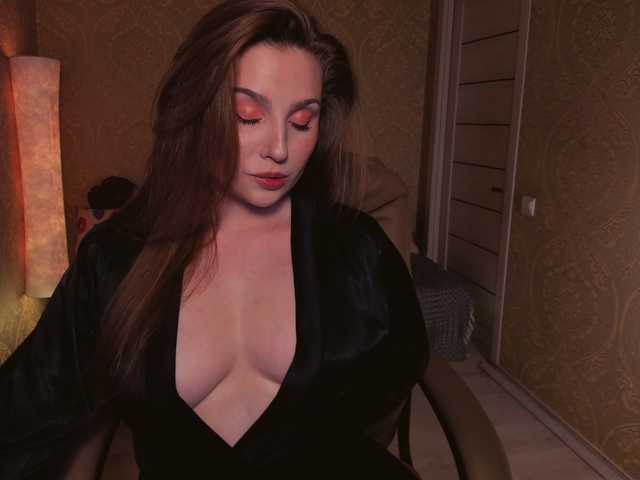 Esmeerrr's BongaCams show and profile