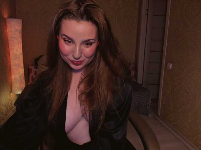 Esmeerrr's BongaCams show and profile