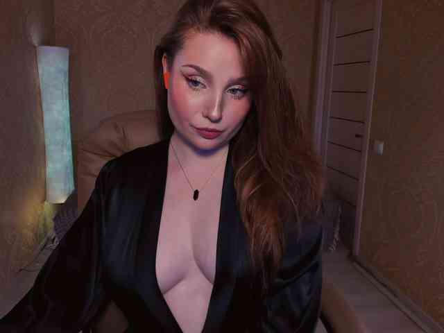 Esmeerrr Sex Cam Show