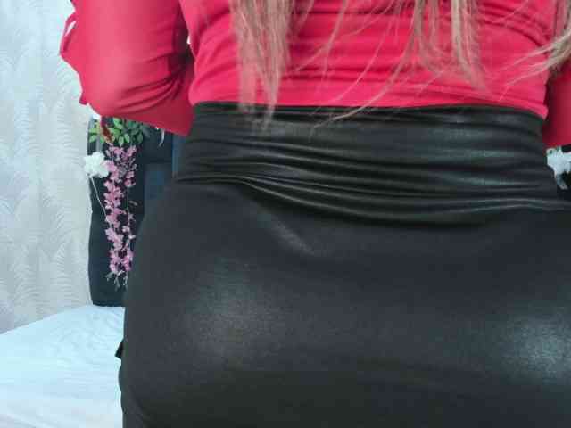 ArianaDiosa webcam