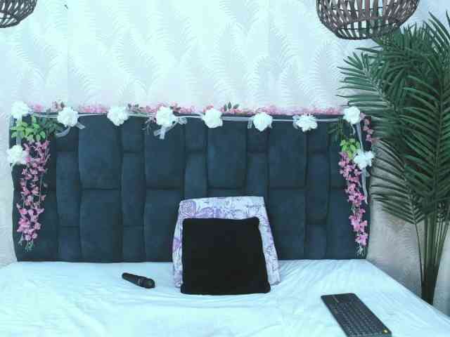 ArianaDiosa webcam
