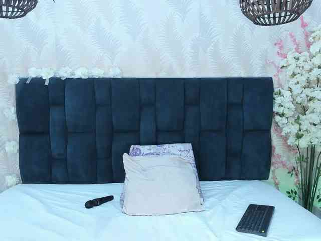 ArianaDiosa webcam