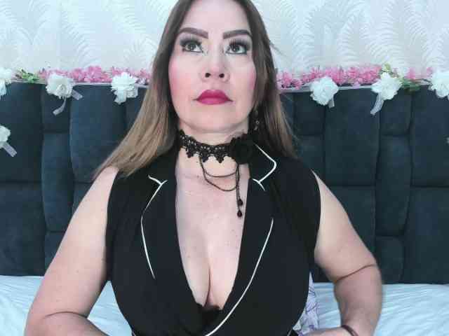 ArianaDiosa webcam
