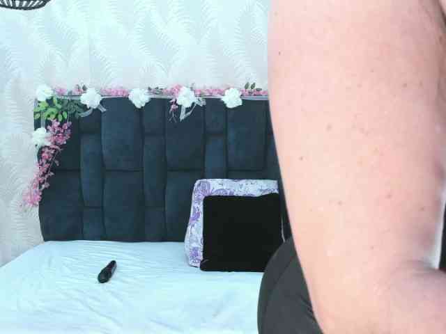 ArianaDiosa webcam
