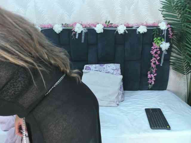 ArianaDiosa webcam
