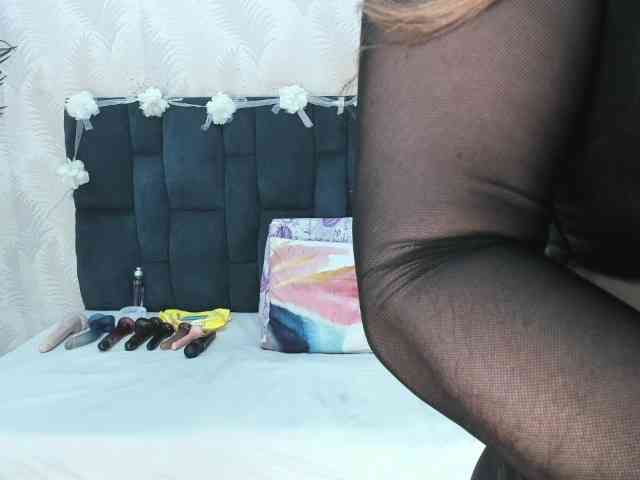 ArianaDiosa webcam