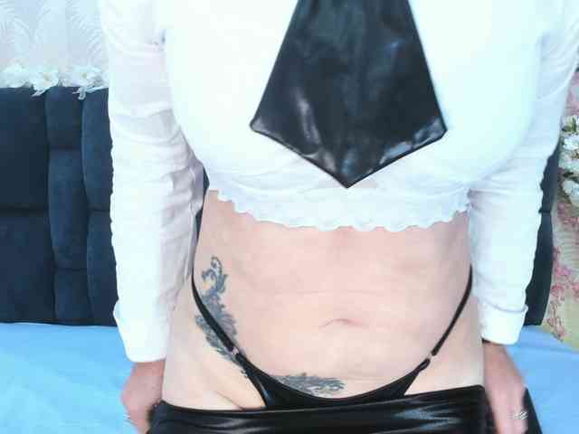 ArianaDiosa webcam