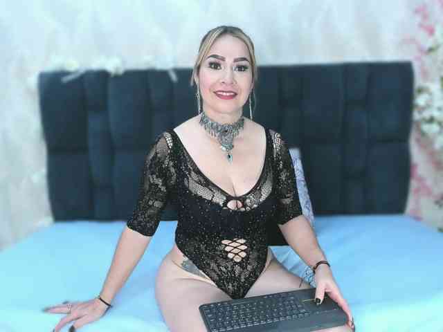 ArianaDiosa webcam