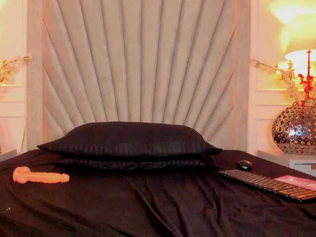Evaa-Martinez live cam on BongaCams