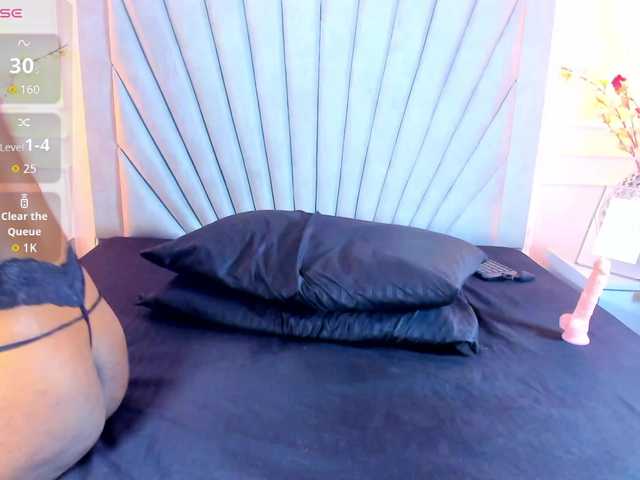 Evaa-Martinez live cam on BongaCams