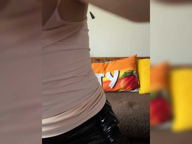 HARIZZMA live cam on BongaCams