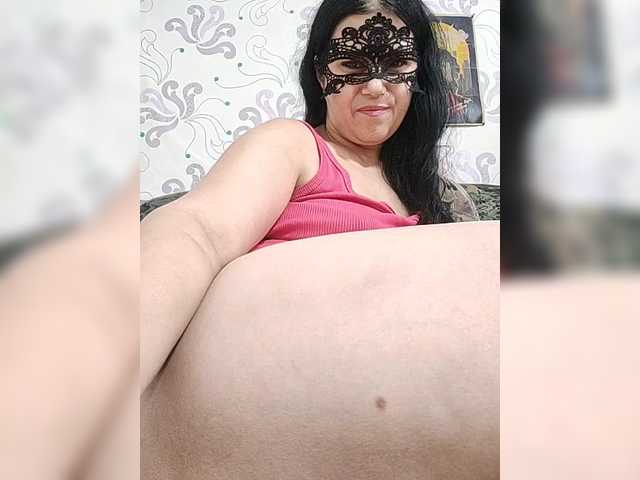 ZulfaMillers live cam on BongaCams