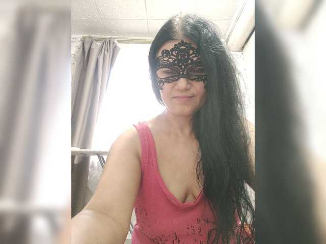 ZulfaMillers live cam on BongaCams