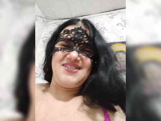 ZulfaMillers webcam