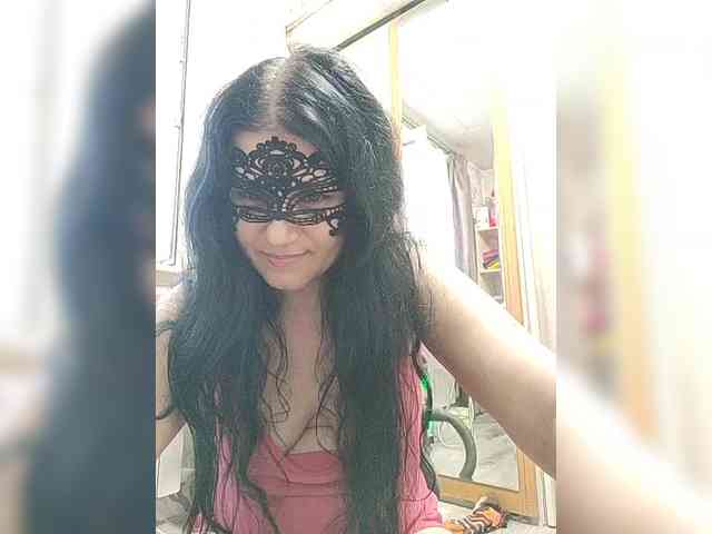 ZulfaMillers webcam