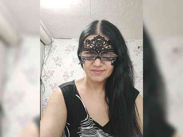 ZulfaMillers webcam