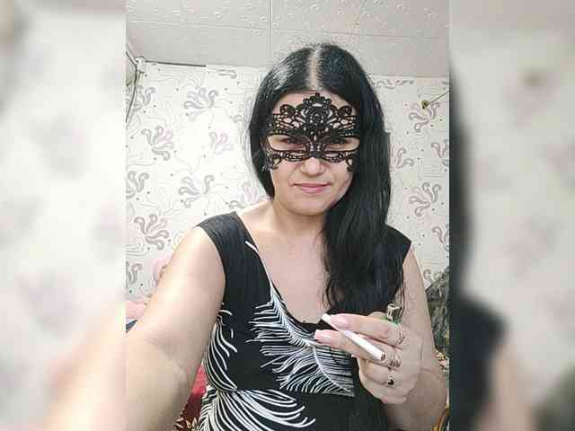 ZulfaMillers webcam