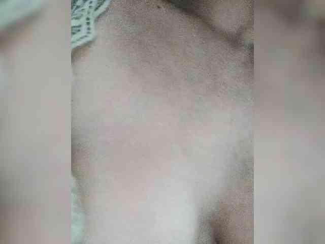ZulfaMillers webcam