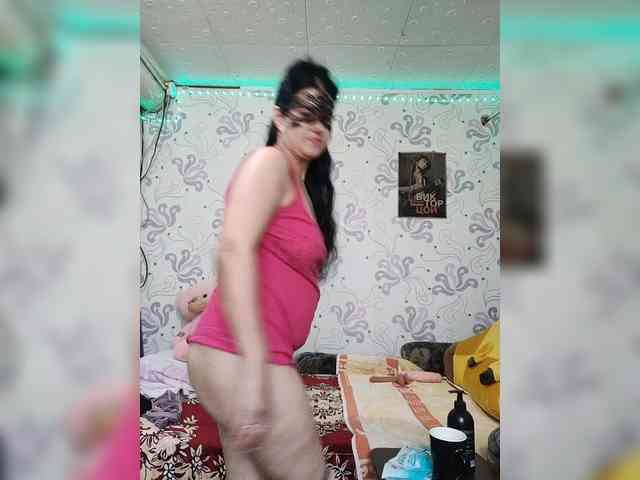 ZulfaMillers webcam