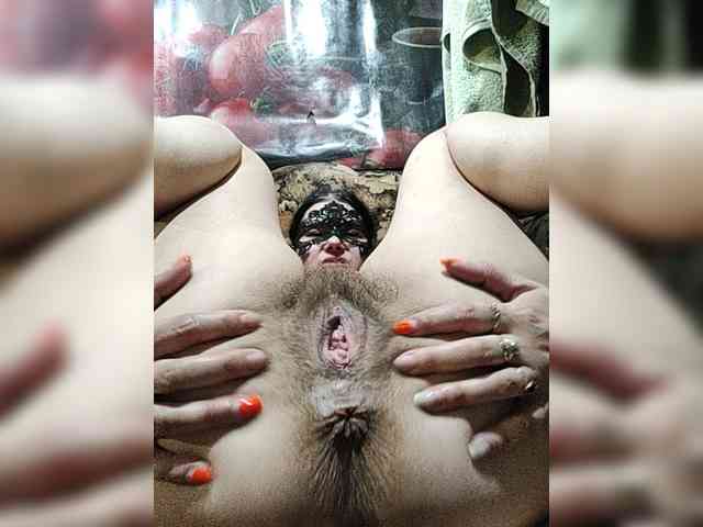 ZulfaMillers webcam